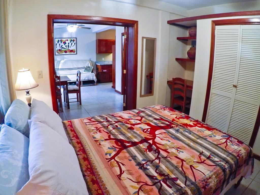 Dolce Cabana Waterfront Suites Placencia Экстерьер фото